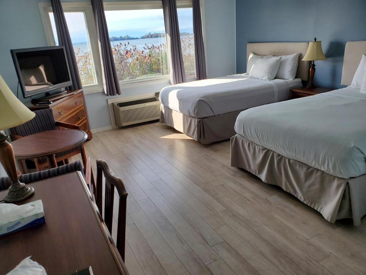 Carolyn Beach Inn Thessalon Екстер'єр фото
