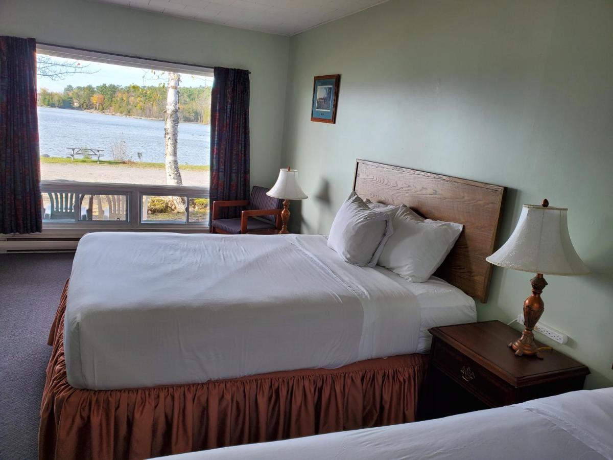 Carolyn Beach Inn Thessalon Екстер'єр фото