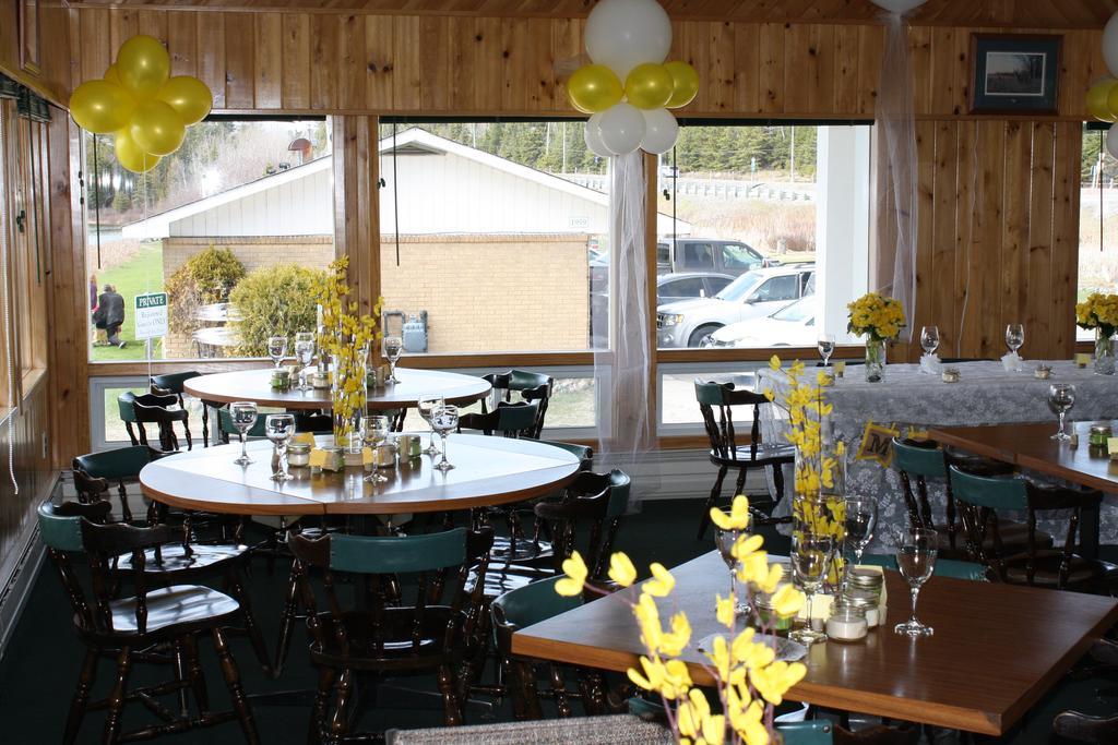 Carolyn Beach Inn Thessalon Екстер'єр фото