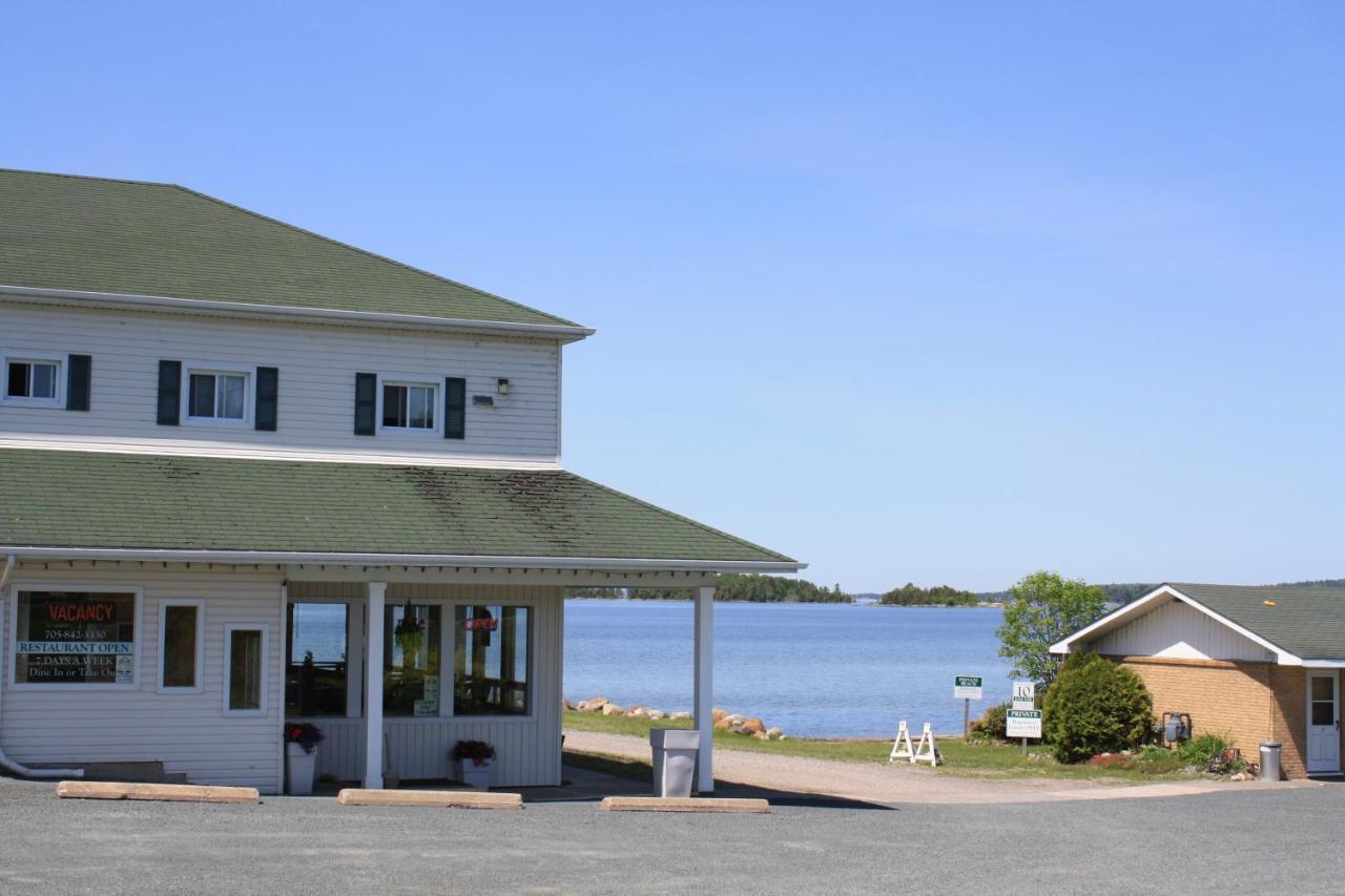 Carolyn Beach Inn Thessalon Екстер'єр фото
