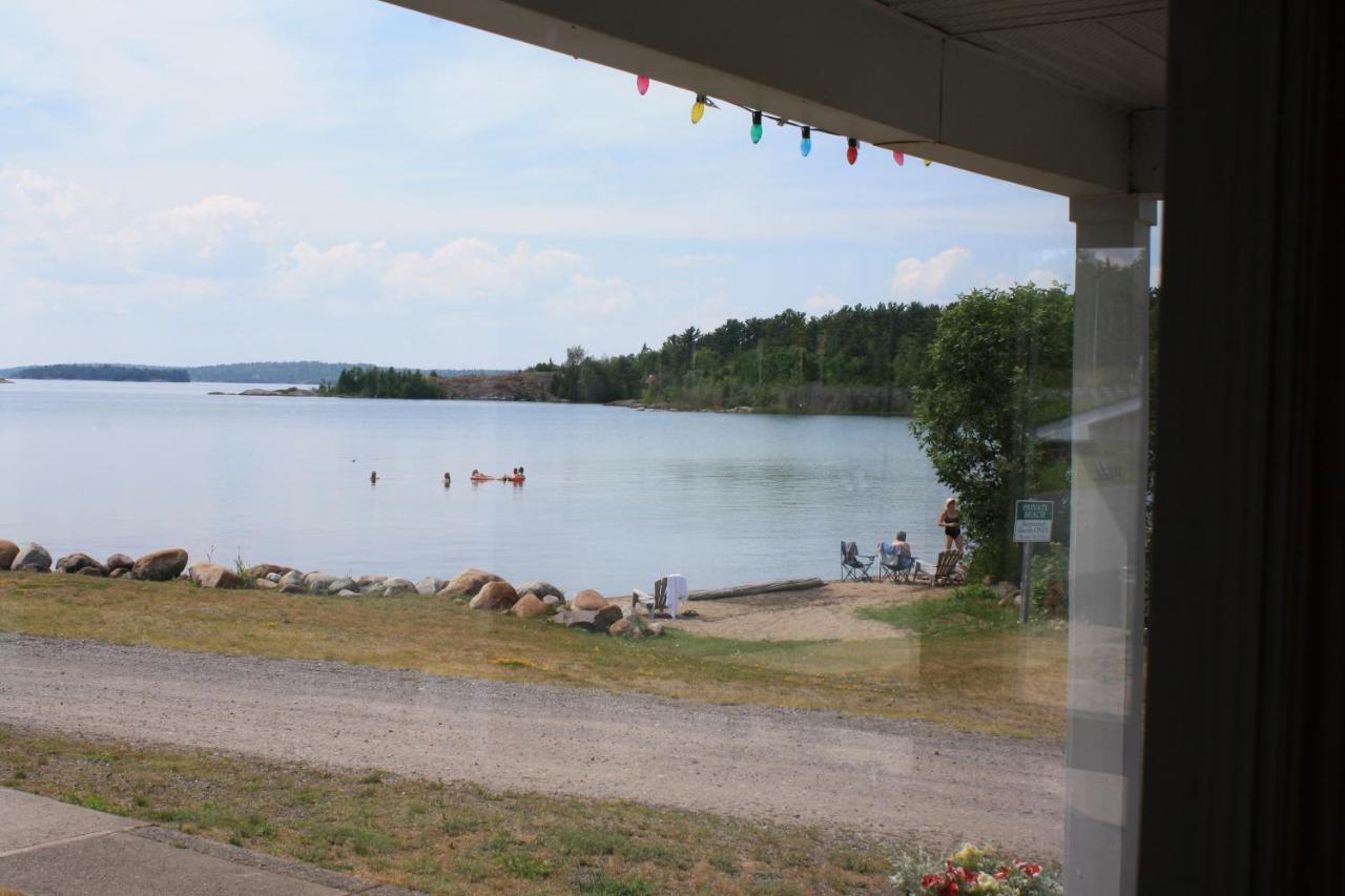 Carolyn Beach Inn Thessalon Екстер'єр фото