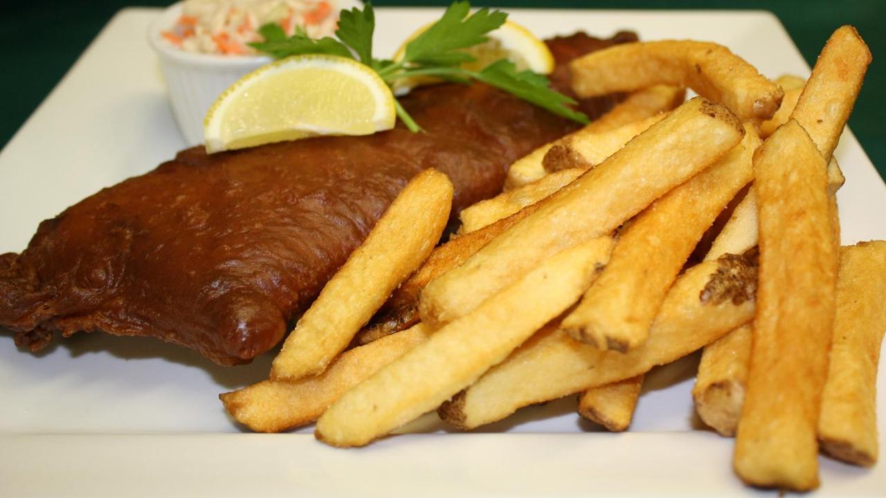 Carolyn Beach Inn Thessalon Екстер'єр фото
